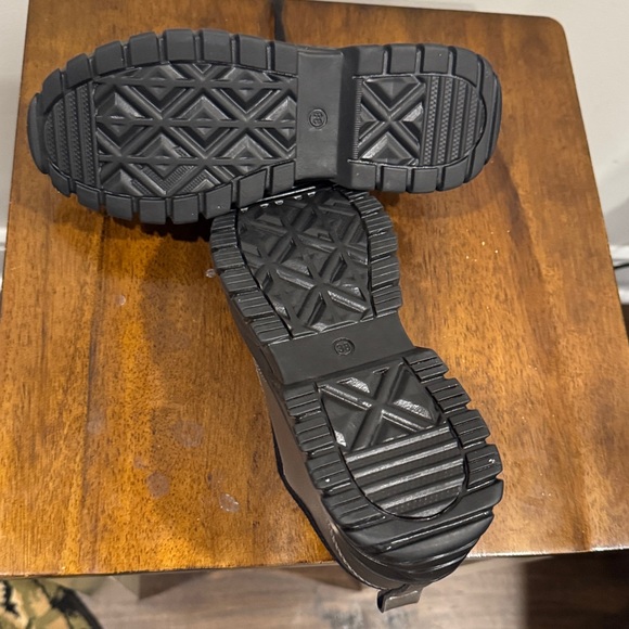 Metallic Grey Silver Black Lug Sole Low Top Sneakers - Picture 6 of 15